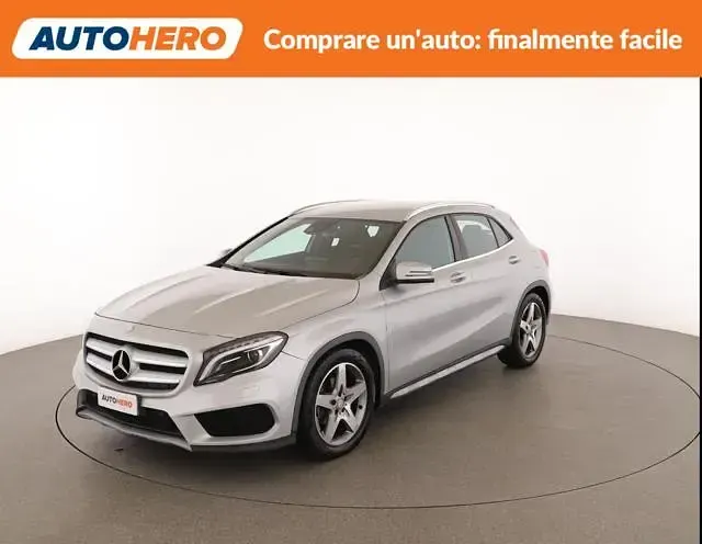 Usata Mercedes GLA200 Premium 136 CV (100 kW) 2016 Argento SUV