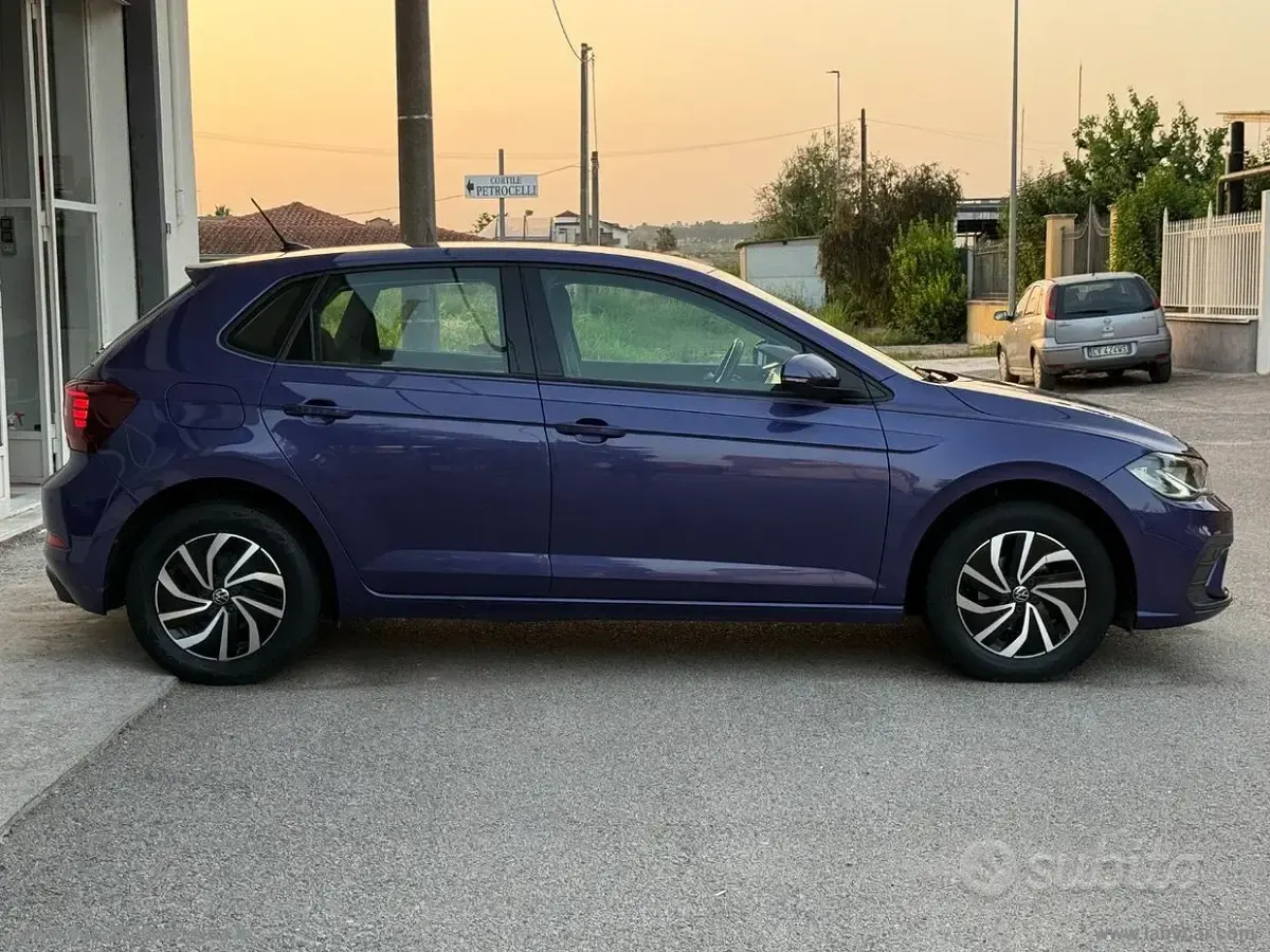 Usata VW Polo Edition 95 CV (69 kW) 2023 Viola Utilitaria