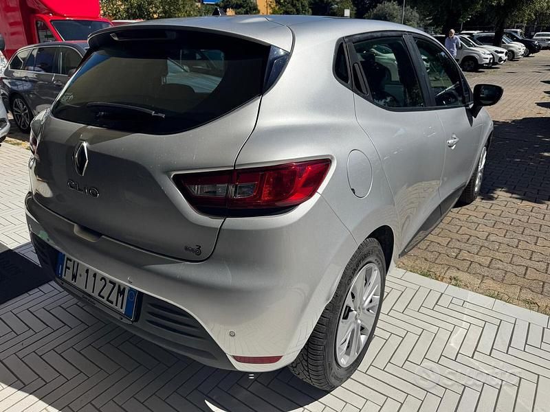 Second-hand Renault Clio IV Business 90 CP (66 kW) 2019 Argintiu Berlinǎ