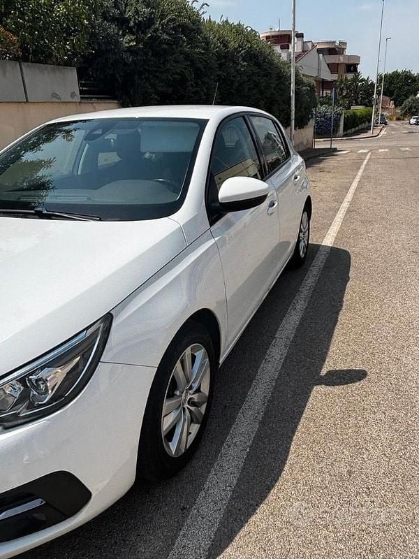 Usata Peugeot 308 Business-Line 131 CV (96 kW) 2021 Bianco Berlina