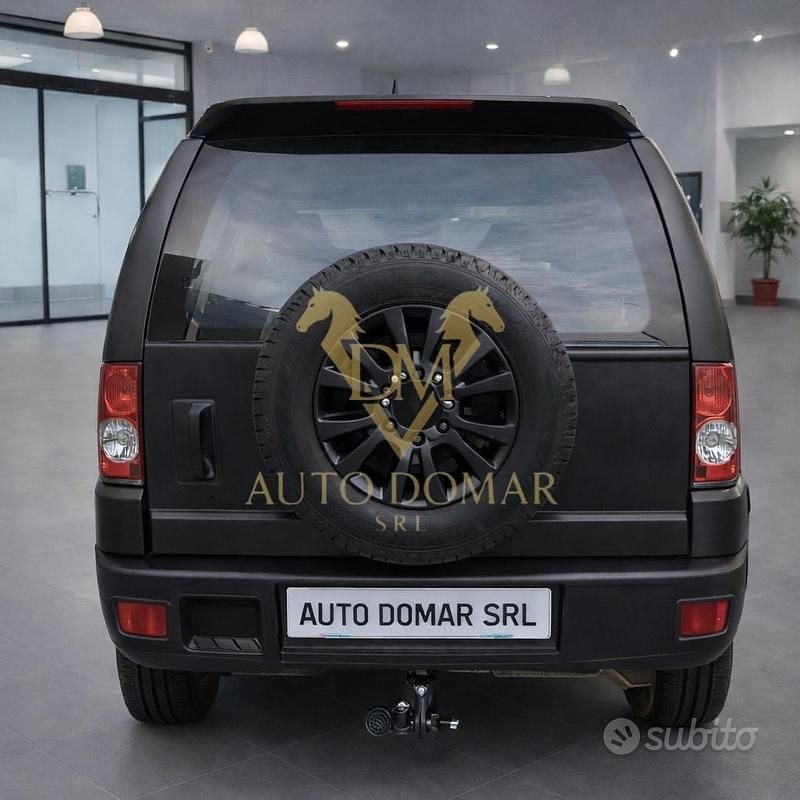 Usata Tata Safari 140 CV (102 kW) 2010 Nero SUV