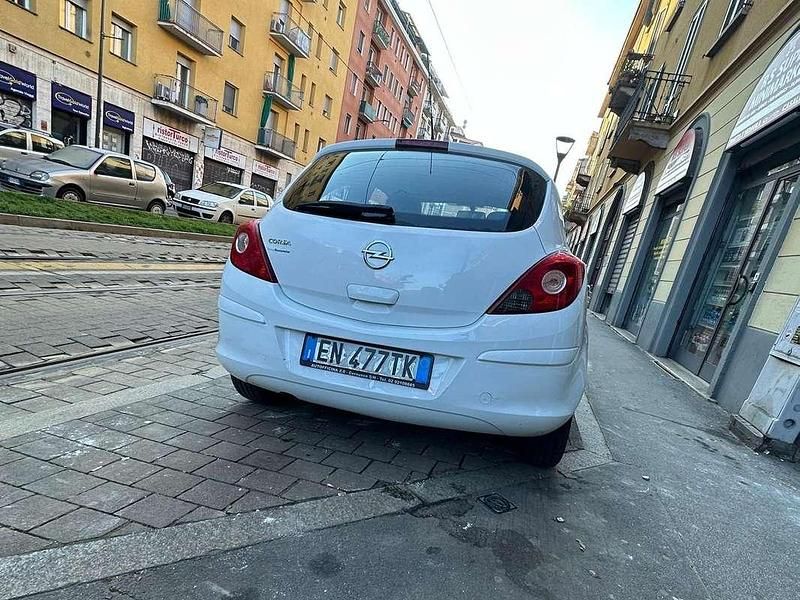 Usata Opel Corsa Club 86 CV (63 kW) 2012 Bianco Berlina