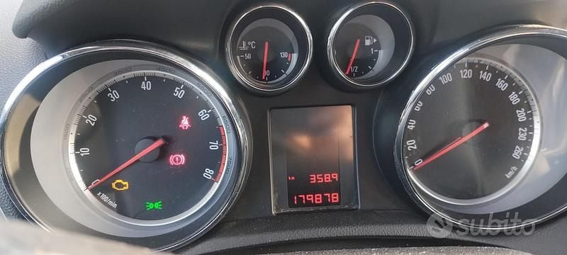 Usata Opel Mokka 140 CV (102 kW) 2015 Bianco SUV