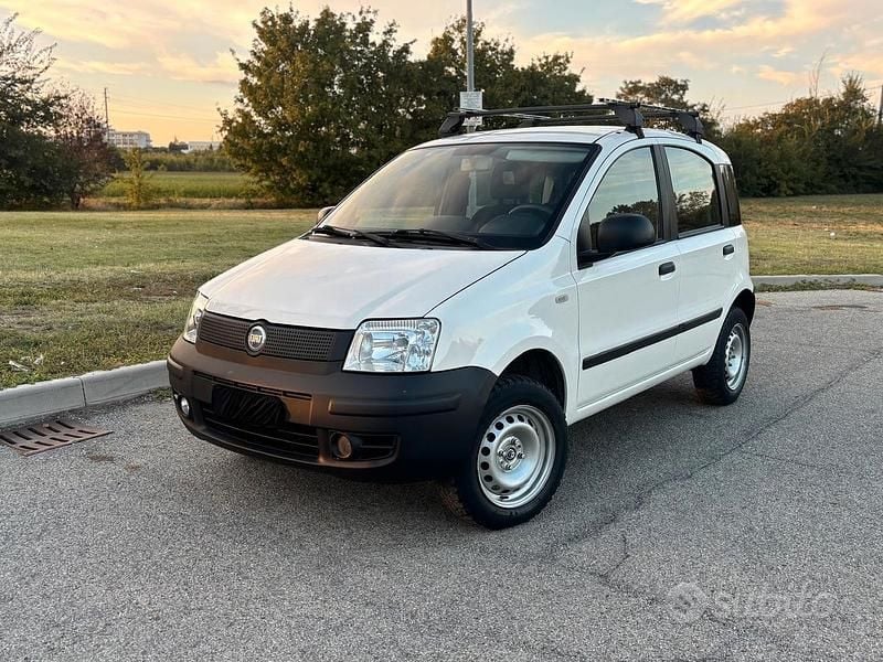 Usata 2010 Fiat Panda 4x4 Due volumi | 3999 € (Ottimo prezzo) - Immagine 1/4