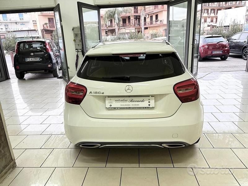Usata Mercedes A180 108 CV (79 kW) 2015 Bianco Berlina