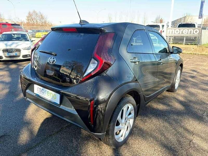Usata Toyota Aygo X Trend 72 CV (52 kW) 2022 Verde SUV