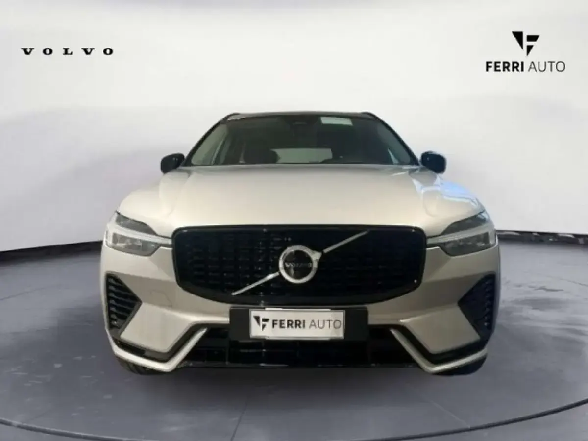 Nuova Volvo XC60 Plus 250 CV (183 kW) 2026 Grigio SUV