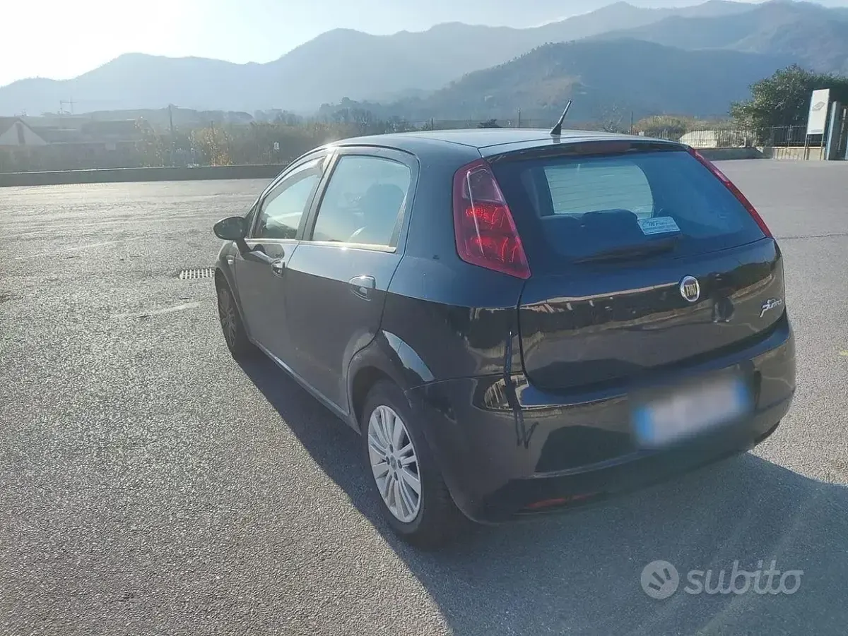 Usata Fiat Grande Punto 90 CV (66 kW) 2006 Nero Utilitaria