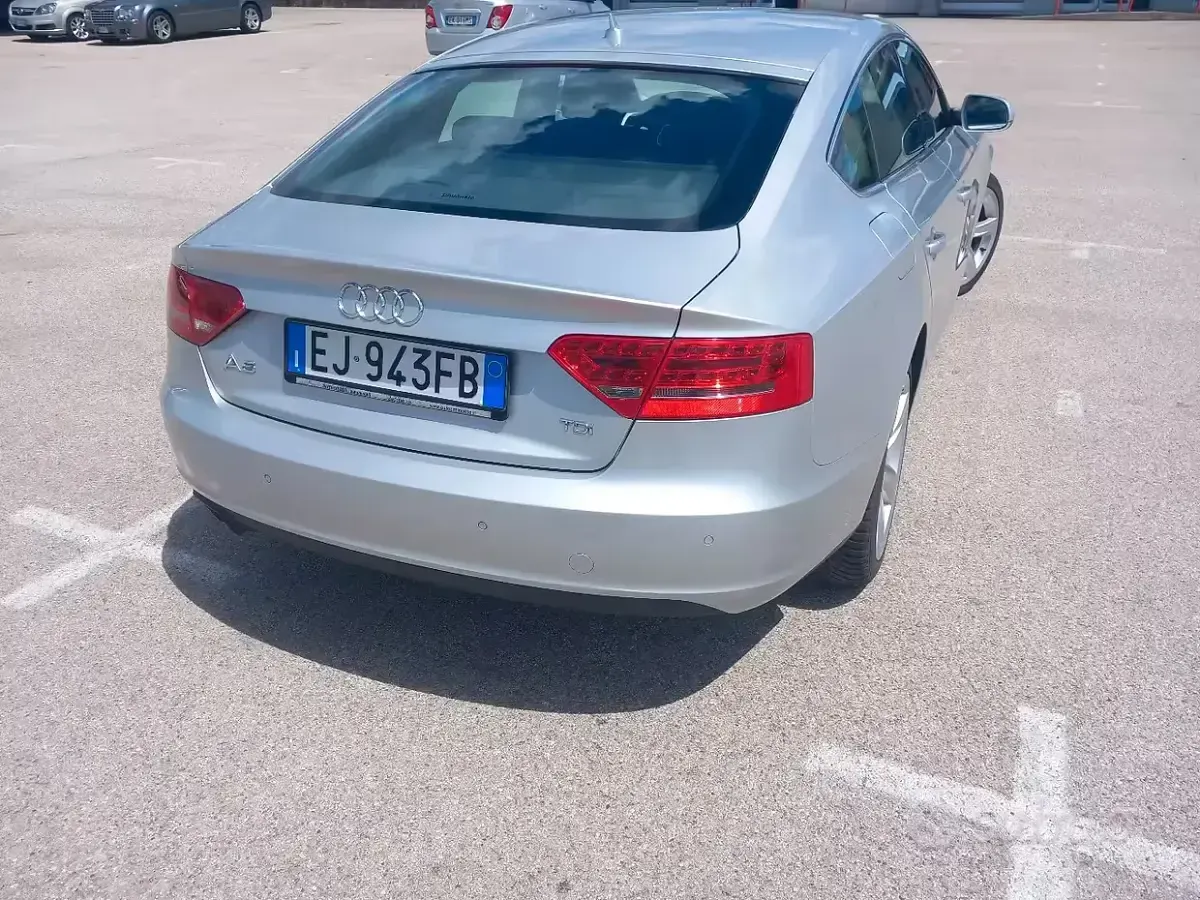 Usata Audi A5 143 CV (105 kW) 2011 Grigio Coupé