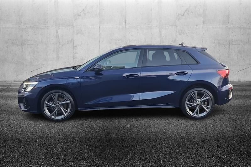 Usata Audi A3 e-tron S-Line 204 CV (150 kW) 2022 Blu metallizzato Utilitaria