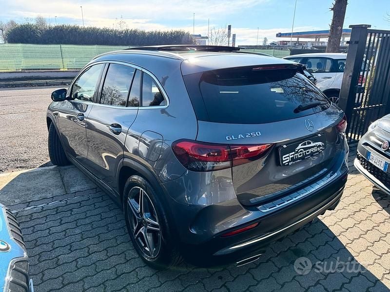Usata Mercedes GLA250 Premium 224 CV (164 kW) 2021 Grigio SUV