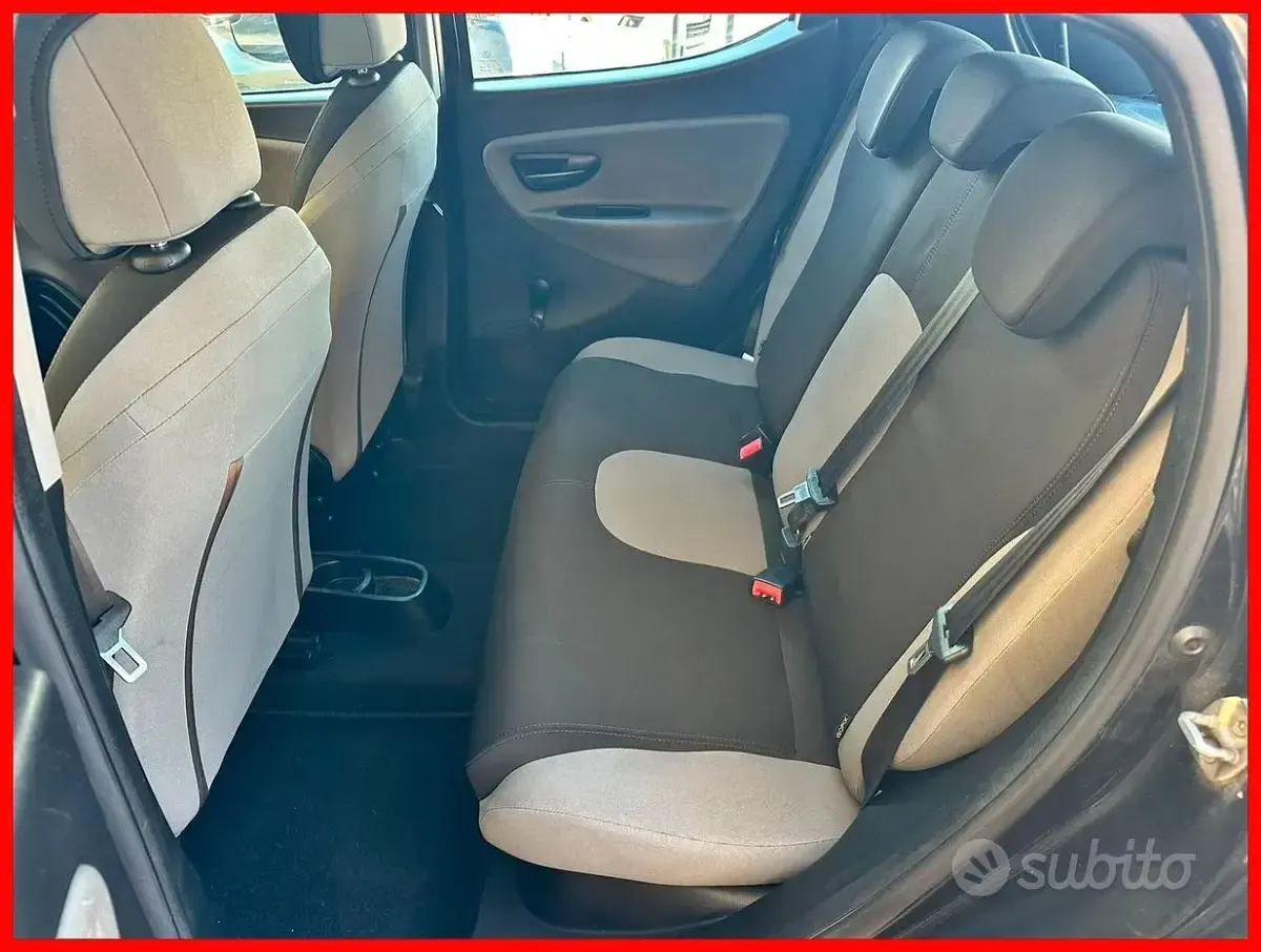 Usata Lancia Ypsilon Silver 69 CV (50 kW) 2013 Nero Utilitaria
