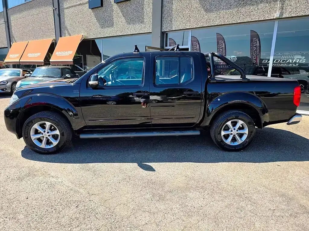 Usata Nissan Navara 190 CV (139 kW) 2015 Nero Pick-up
