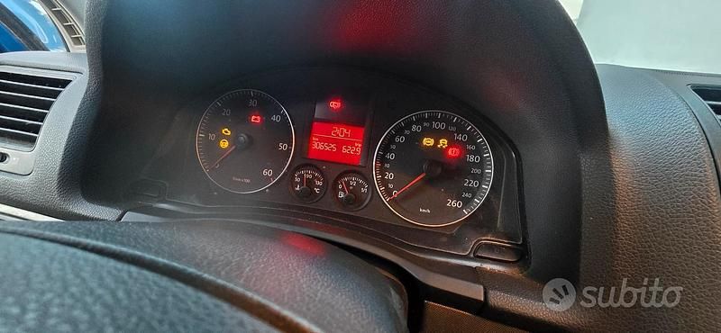 Usata VW Golf IV 105 CV (77 kW) 2005 Blu Berlina