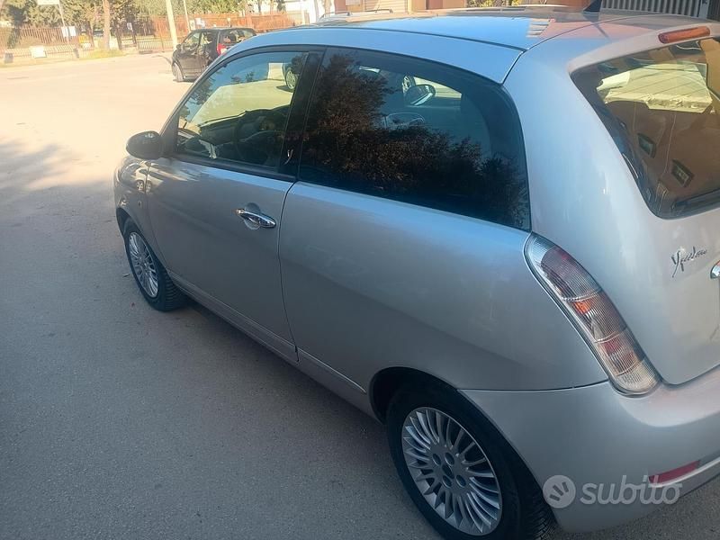 Usata Lancia Ypsilon 59 CV (43 kW) 2008 Grigio Utilitaria