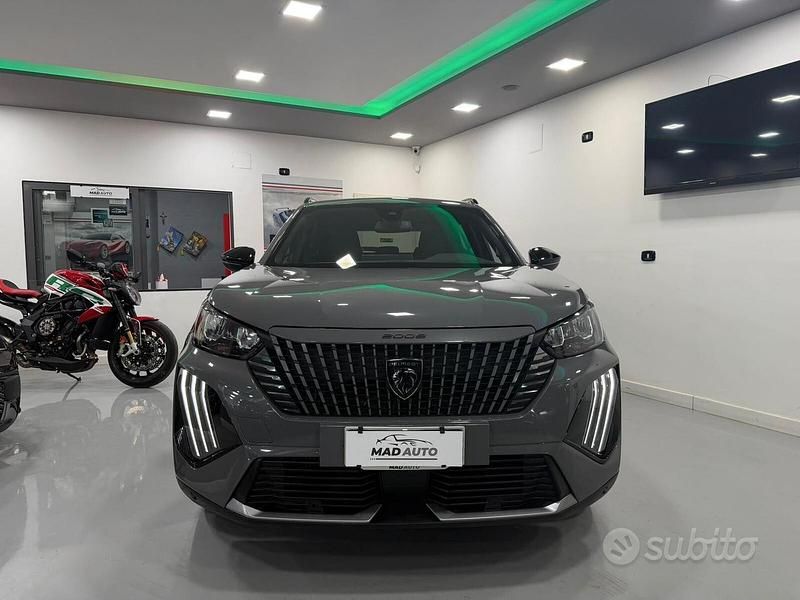Usata Peugeot 2008 Allure 131 CV (96 kW) 2024 Grigio SUV