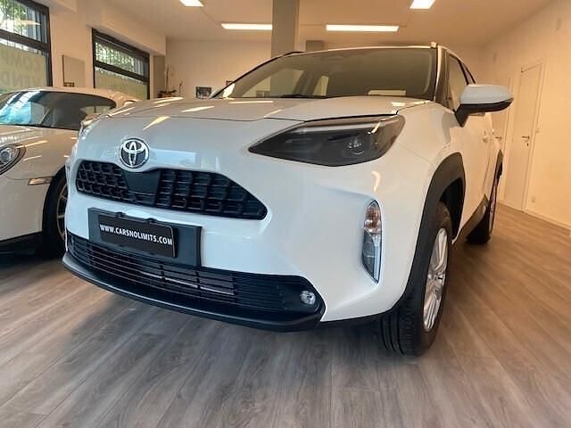Bianco Usata 2024 Toyota Yaris Hybrid Active Station wagon | 25.990 € (Buon prezzo) - Immagine 1/4