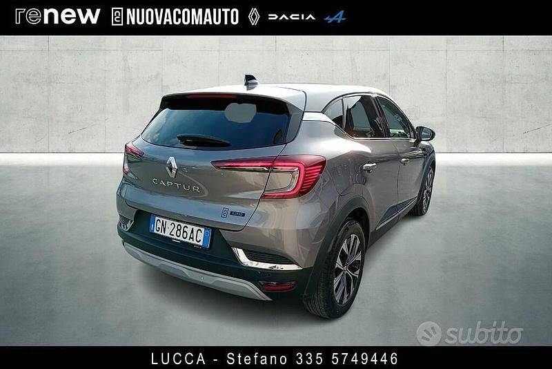Usata Renault Captur Techno 160 CV (117 kW) 2023 Grigio SUV