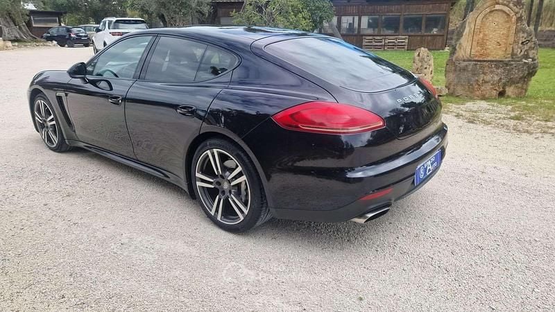 Usata Porsche Panamera 300 CV (220 kW) 2015 Nero Utilitaria
