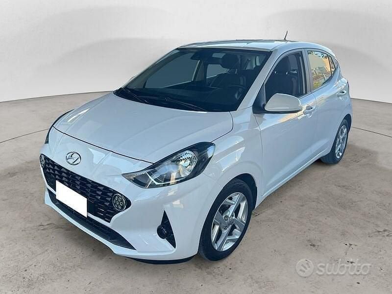 Usata Hyundai i10 100 CV (73 kW) 2023 Bianco Utilitaria
