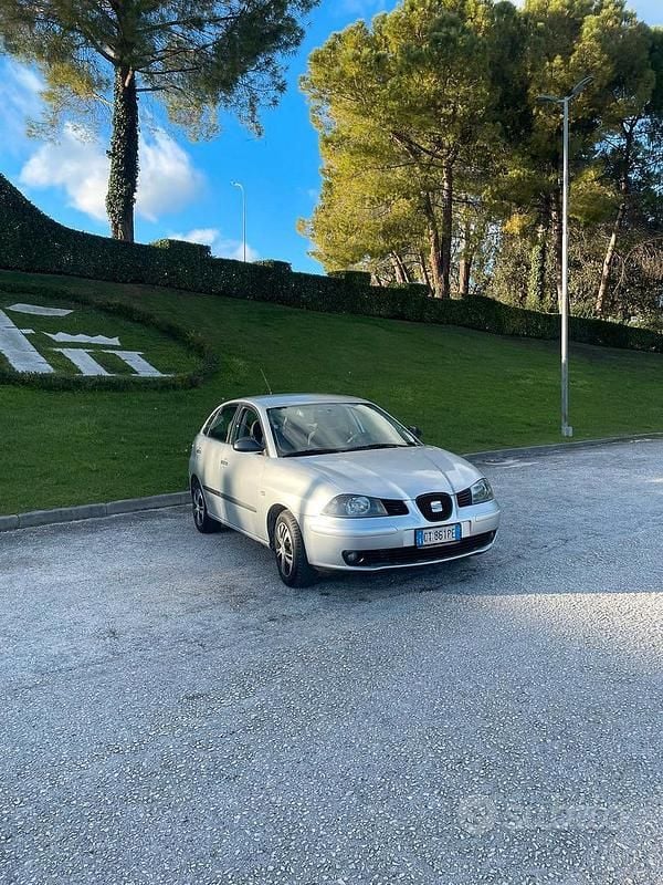 Usata Seat Ibiza 2004 Grigio Utilitaria