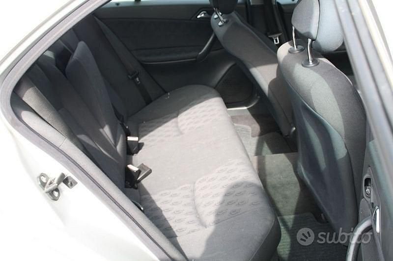 Usata Mercedes C220 Elegance 143 CV (105 kW) 2001 Grigio Berlina