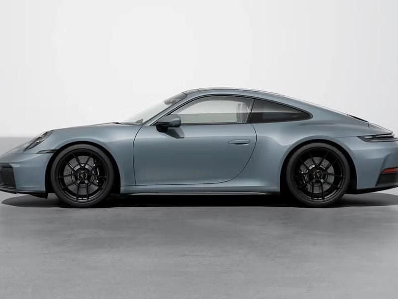 Nuova Porsche 911 Carrera 4 GTS 581 CV (427 kW) 2025 Grigio vanadio metallizzato