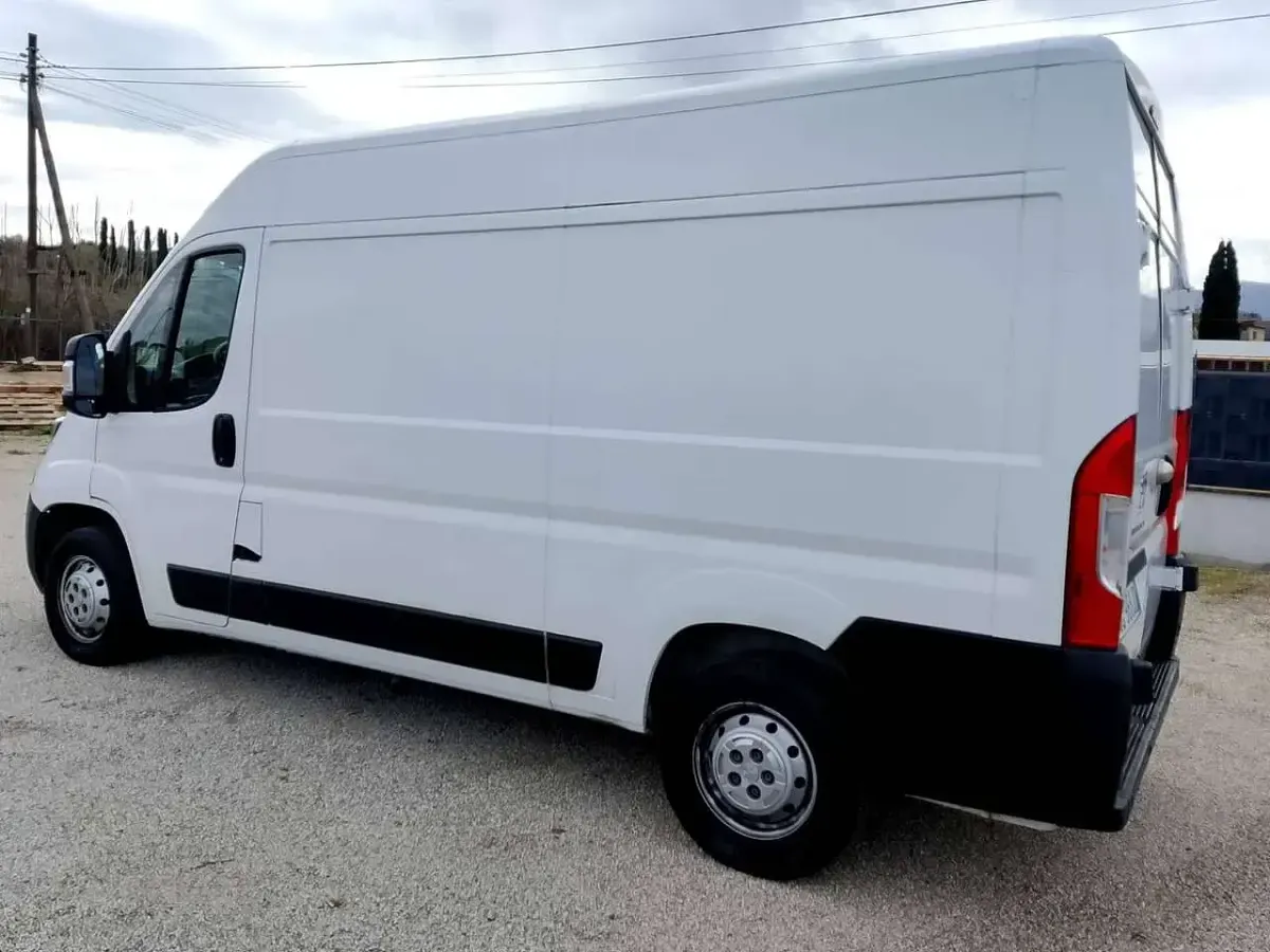 Usata Peugeot Boxer S 140 CV (102 kW) 2021 Bianco Furgone
