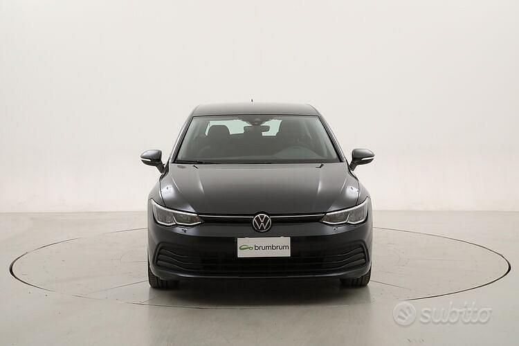 Usata VW Golf VIII Life 116 CV (85 kW) 2022 Grigio Berlina