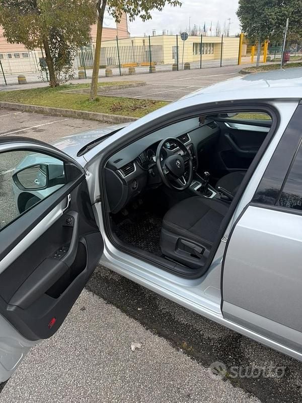 Usata Skoda Octavia Executive 116 CV (85 kW) 2018 Grigio Berlina