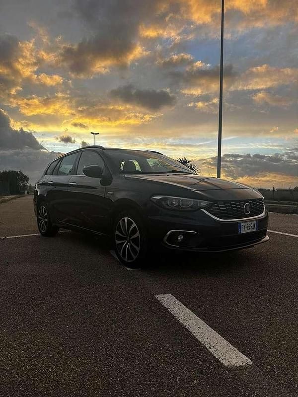 Usata Fiat Tipo Lounge 120 CV (88 kW) 2019 Blu/azzurro Station wagon