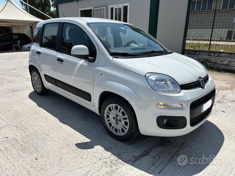 Usata Fiat Panda Lounge 69 CV (50 kW) 2015 Bianco Utilitaria