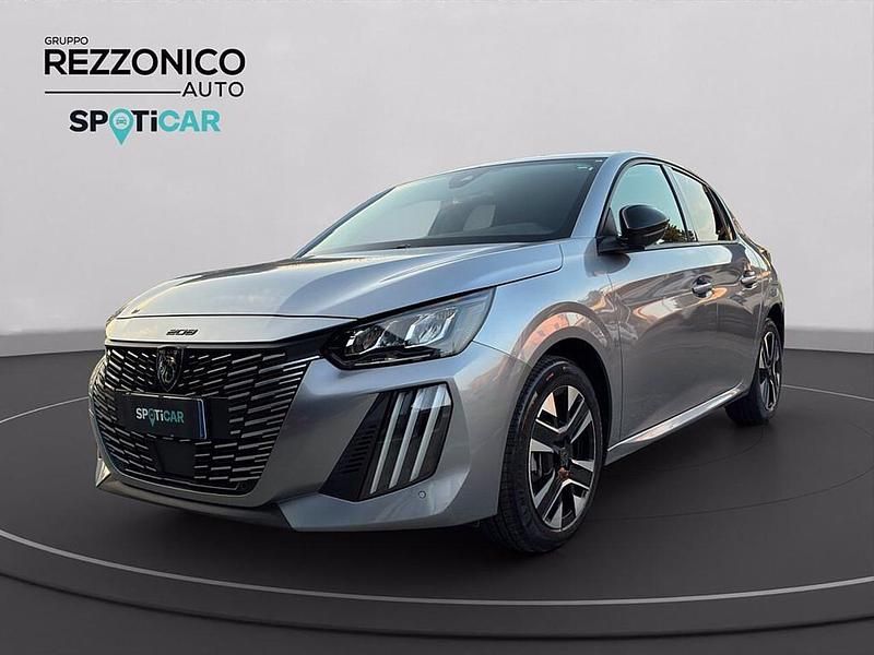 Usata Peugeot 208 Allure 101 CV (74 kW) 2025 Argento metallizzato Utilitaria