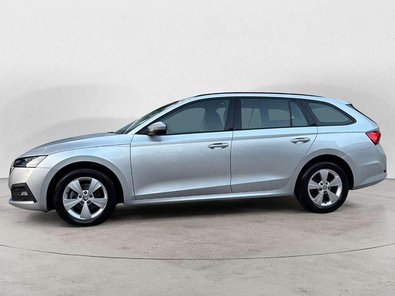 Usata Skoda Octavia Style 116 CV (85 kW) 2022 Argento metallizzato Station wagon