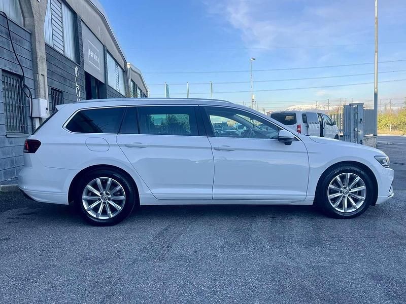 Usata VW Passat 120 CV (88 kW) 2019 Bianco Station wagon