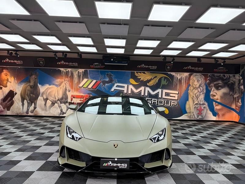 Usata Lamborghini Huracán 640 CV (470 kW) 2024 Opaco Cabrio