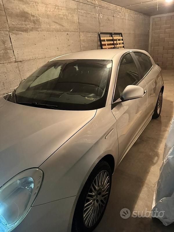 Usata Alfa Romeo Giulietta 170 CV (125 kW) 2011 Utilitaria