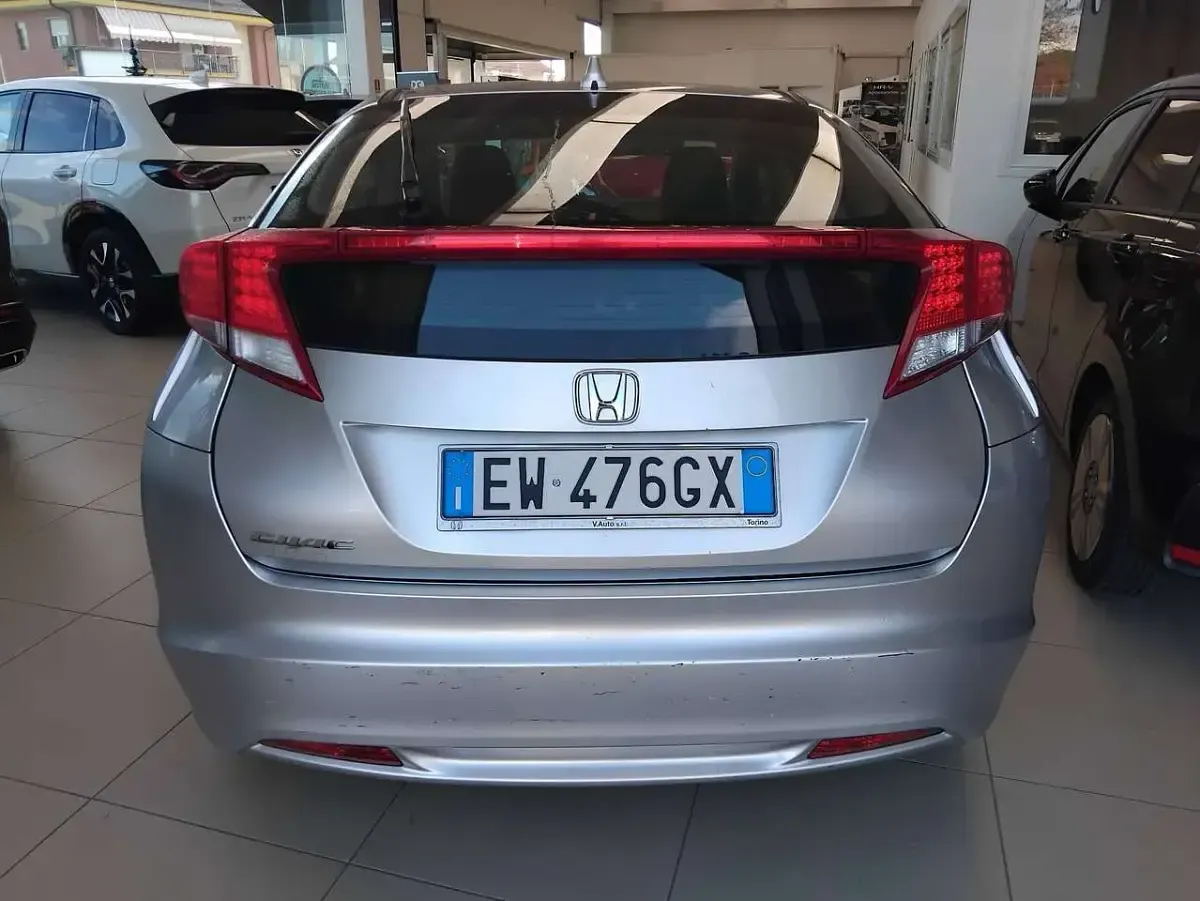 Usata Honda Civic Comfort 120 CV (88 kW) 2014 Argento Berlina