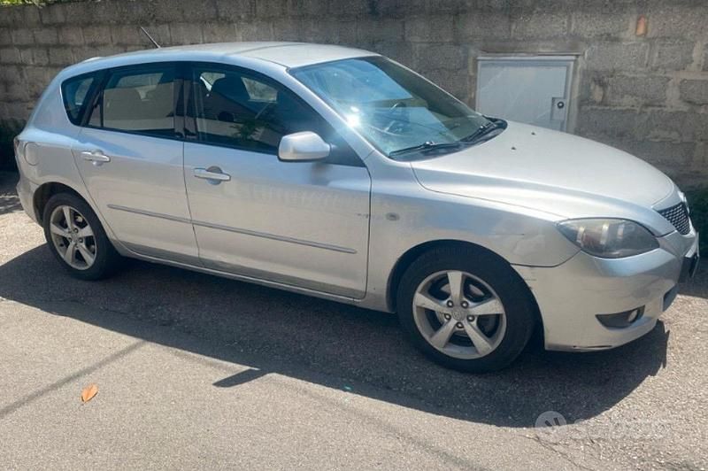 Begagnad Mazda 3 109 HK (80 kW) 2003 Grå Sedan