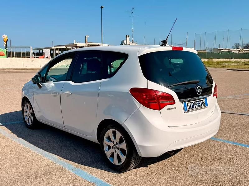 Usata Opel Meriva 101 CV (74 kW) 2013 Bianco Monovolume