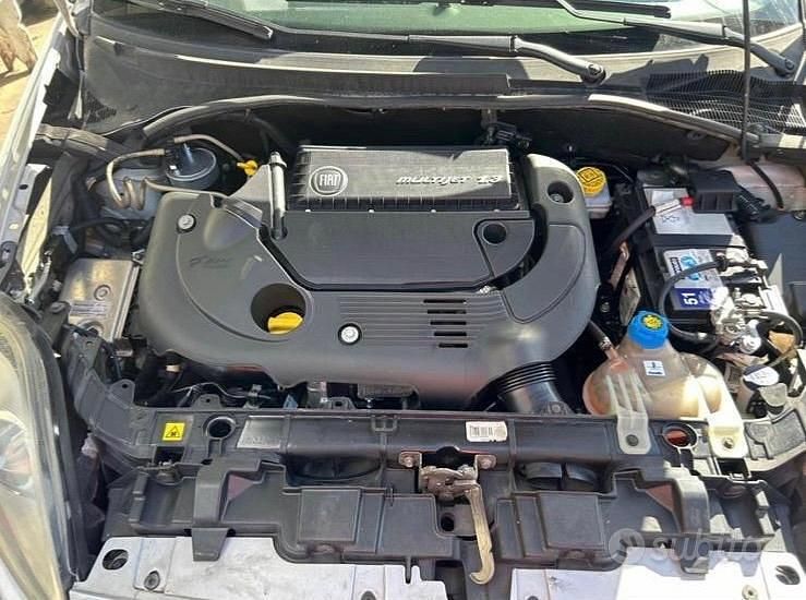 Usata Fiat Grande Punto 75 CV (55 kW) 2010 Grigio Utilitaria