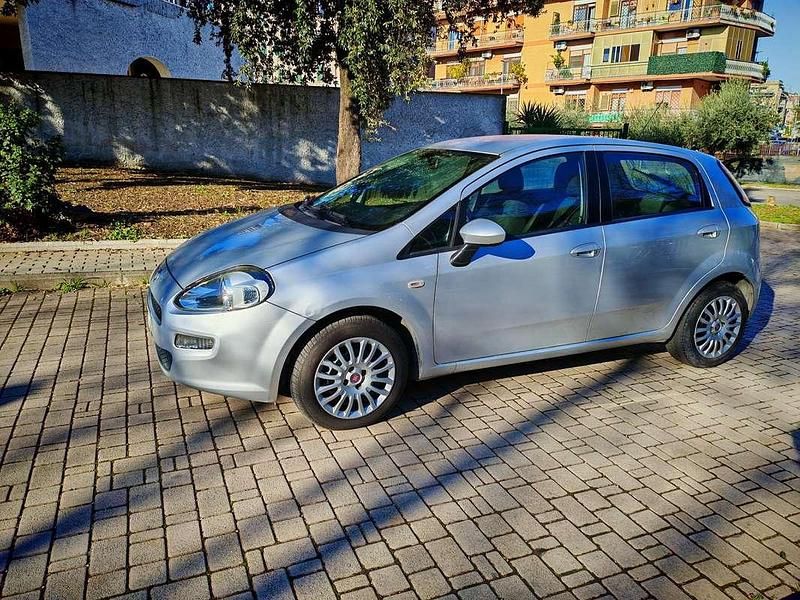 Usata Fiat Punto Lounge 75 CV (55 kW) 2014 Utilitaria