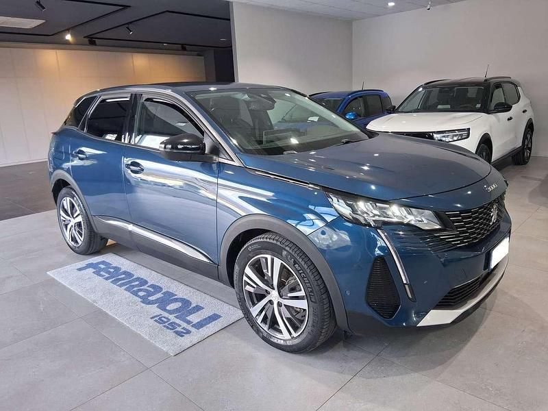Usata Peugeot 3008 Allure 131 CV (96 kW) 2022 Blu/azzurro SUV