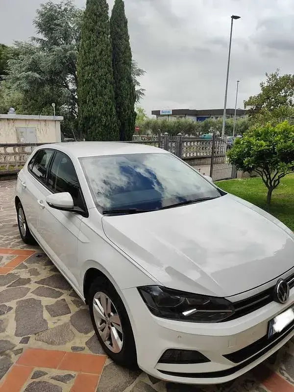 Usata VW Polo Comfortline 90 CV (66 kW) 2019 Bianco Utilitaria
