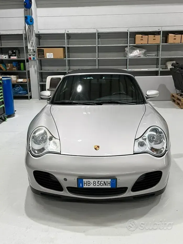 Usata Porsche 911 Carrera 320 CV (235 kW) 2026 Grigio Coupé