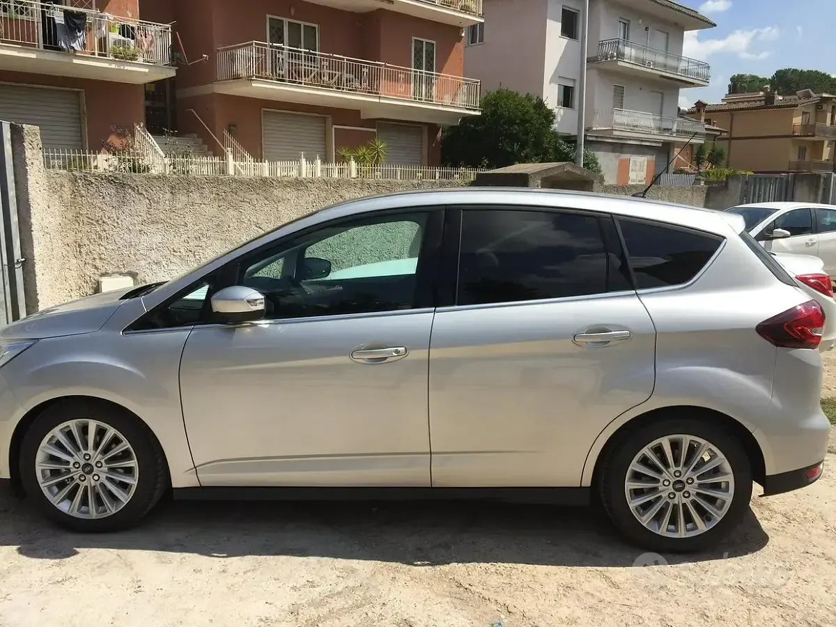 Begagnad Ford C-MAX Titanium 125 HK (91 kW) 2016 Grå Minibuss