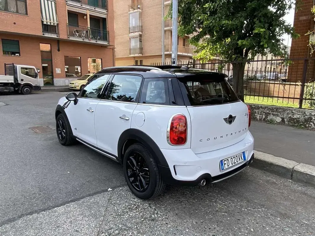 Usata Mini Cooper SD Countryman Business 143 CV (105 kW) 2016 Bianco SUV