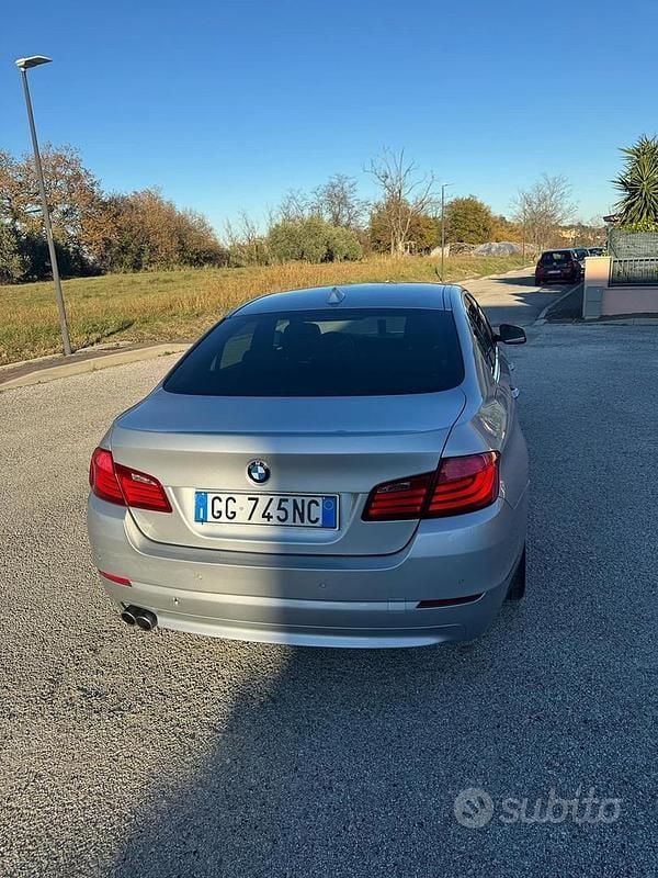 Usata BMW 530 258 CV (189 kW) 2011 Grigio Berlina