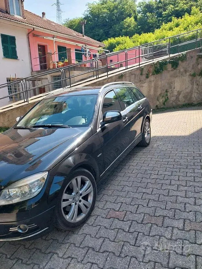 Usata Mercedes C220 Elegance 170 CV (125 kW) 2009 Nero Station wagon