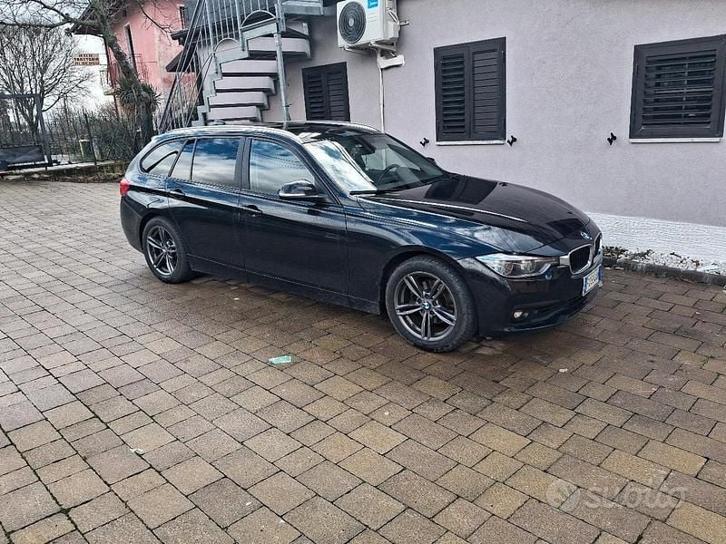 Usata BMW 318 116 CV (85 kW) 2016 Nero Station wagon
